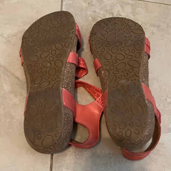 Taos Sandals - Picture 7 of 7